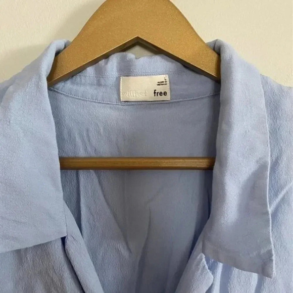 Wilfred Free Blue Crop Front Tie Top - Picture 4 of 10